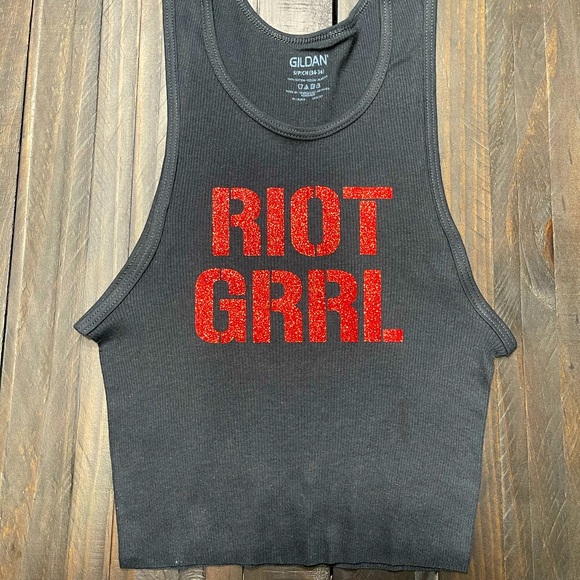 Riot Grrrl Glitter Cropped Shirt - Picture 1 of 4